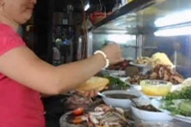 Quán bánh mì Phượng