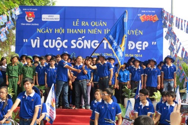 MC, diễn viên Quyền Linh đồng hành Lễ ra quân cùng sơn Spec