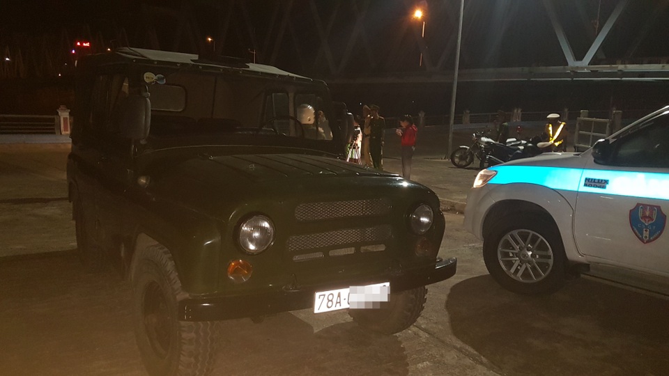 Say “đứng không vững”, một tài xế ô tô bị phạt 35 triệu đồng - 5 Say “đứng không vững”, một tài xế ô tô bị phạt 35 triệu đồng - 5