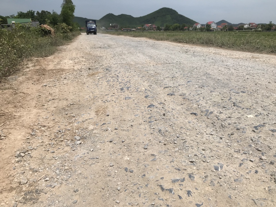 Nghệ An: Tỉnh lộ xuống cấp thê thảm, dân kêu trời không thấu! - 2 Nghệ An: Tỉnh lộ xuống cấp thê thảm, dân kêu trời không thấu! - 2