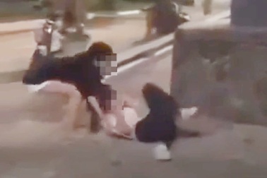 Vụ nữ sinh lớp 6 bị đánh chấn động não: Nguyên nhân xảy ra mâu thuẫn