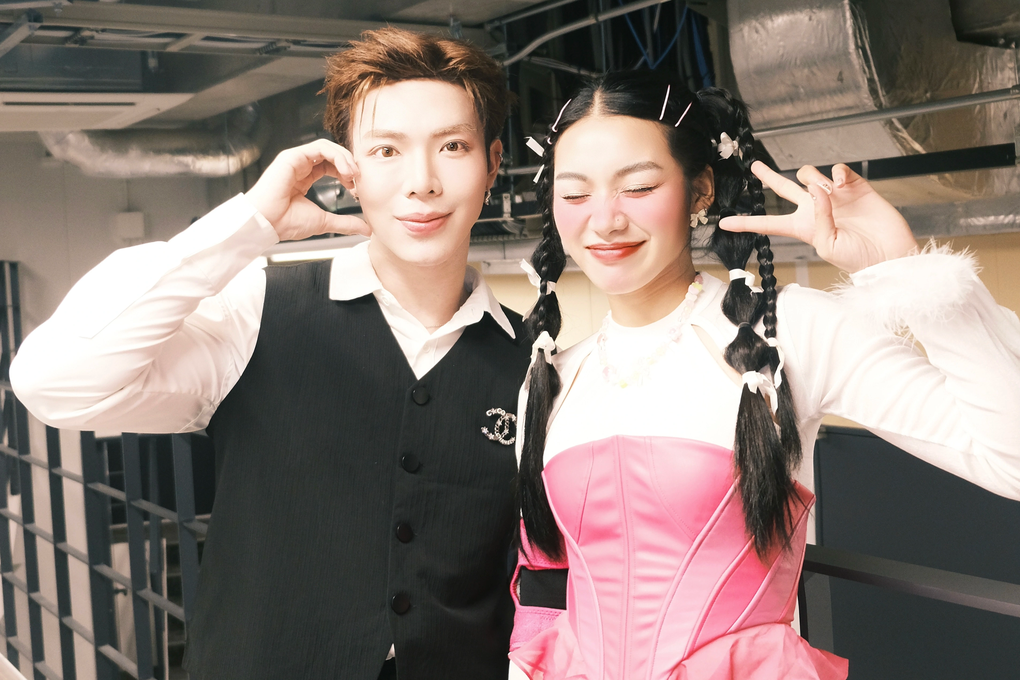 Erik, Giana khoe giọng trước hàng ngàn khán giả tại Nhật Bản - 2