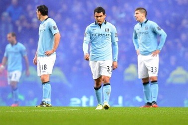 Man City đứt mạch bất bại bởi MU: Chuyện thường tình!