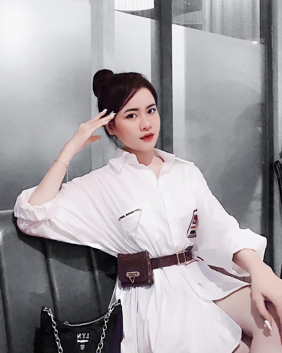 Đăng ảnh chụp ở biển, nữ sinh 2K được dân mạng khen xinh như hoa - 2 Đăng ảnh chụp ở biển, nữ sinh 2K được dân mạng khen xinh như hoa - 2