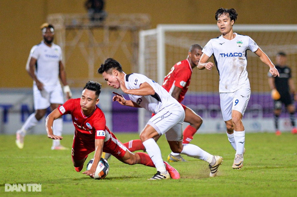 Dừng V-League 2021, HA Gia Lai chưa được nhận Cúp vô địch - 2 Dừng V-League 2021, HA Gia Lai chưa được nhận Cúp vô địch - 2