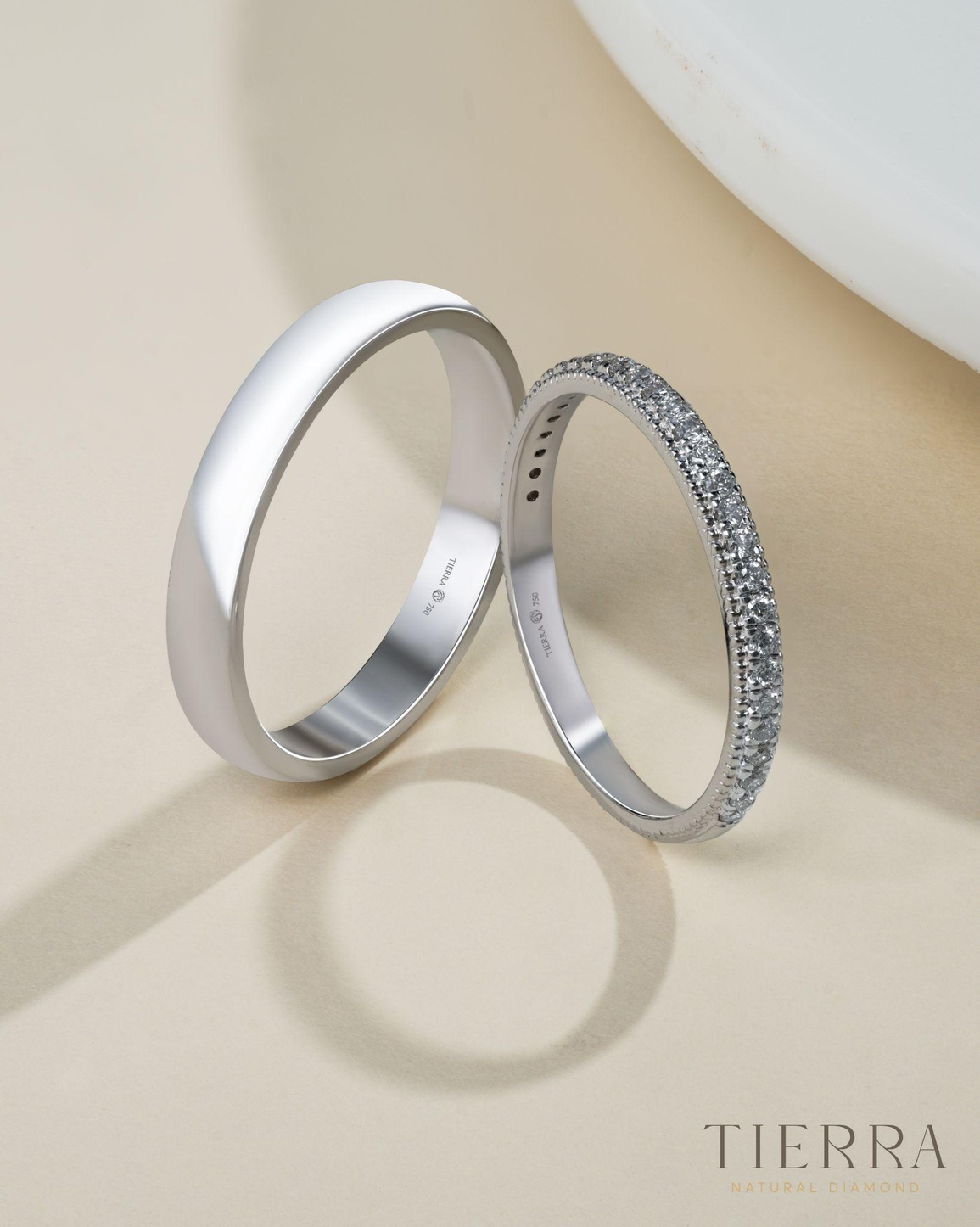 Top mẫu nhẫn cưới đẹp, từ nhẫn cưới trơn đến nhẫn cưới kim cương - 8 Top mẫu nhẫn cưới đẹp, từ nhẫn cưới trơn đến nhẫn cưới kim cương - 8