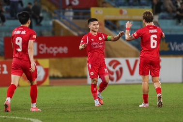 Quang Hải ghi bàn, CLB Công an Hà Nội bám sát đội đầu bảng Ninh Bình