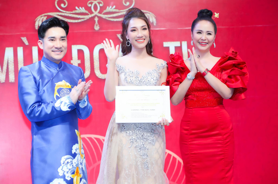 Happy Women Leader Network và Quỹ từ thiện Hành trình xanh hội tụ trong chương trình Táo quân - Chào xuân 2020 - 5 Happy Women Leader Network và Quỹ từ thiện Hành trình xanh hội tụ trong chương trình Táo quân - Chào xuân 2020 - 5