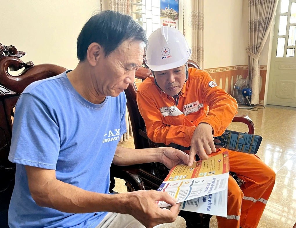 Phú Thọ lý giải hóa đơn tiền điện tăng cao trong tháng 8 - 1 Phú Thọ lý giải hóa đơn tiền điện tăng cao trong tháng 8 - 1