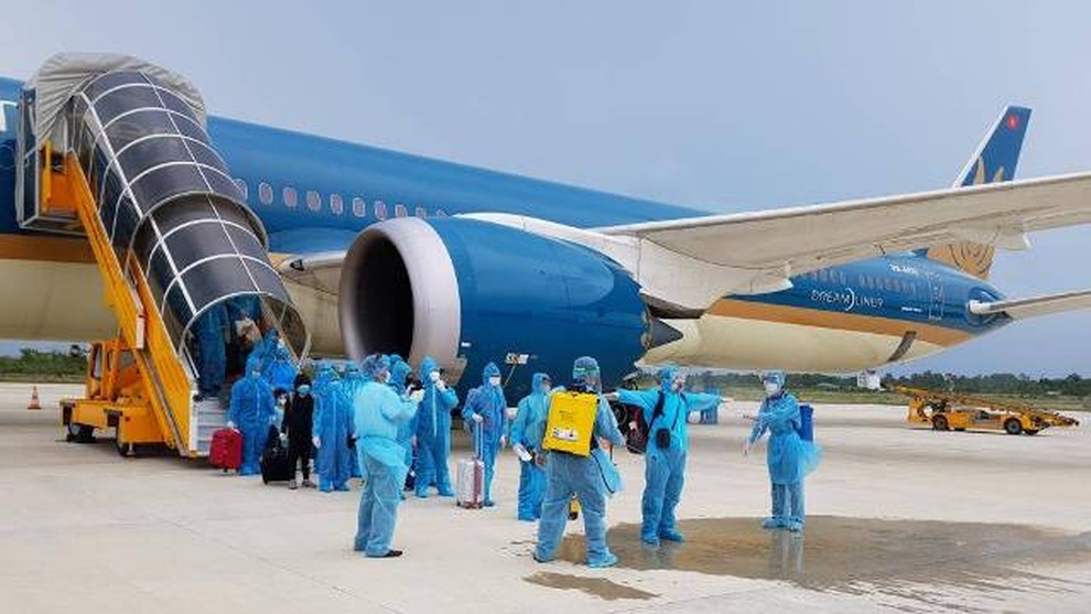 Hành khách từ Việt Nam đi quốc tế bị từ chối nhập cảnh, vạ vật ở sân bay - 1 Hành khách từ Việt Nam đi quốc tế bị từ chối nhập cảnh, vạ vật ở sân bay - 1