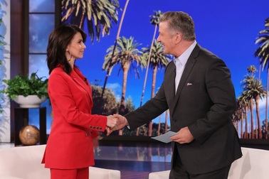 Alec Baldwin cùng vợ trả lời phỏng vấn