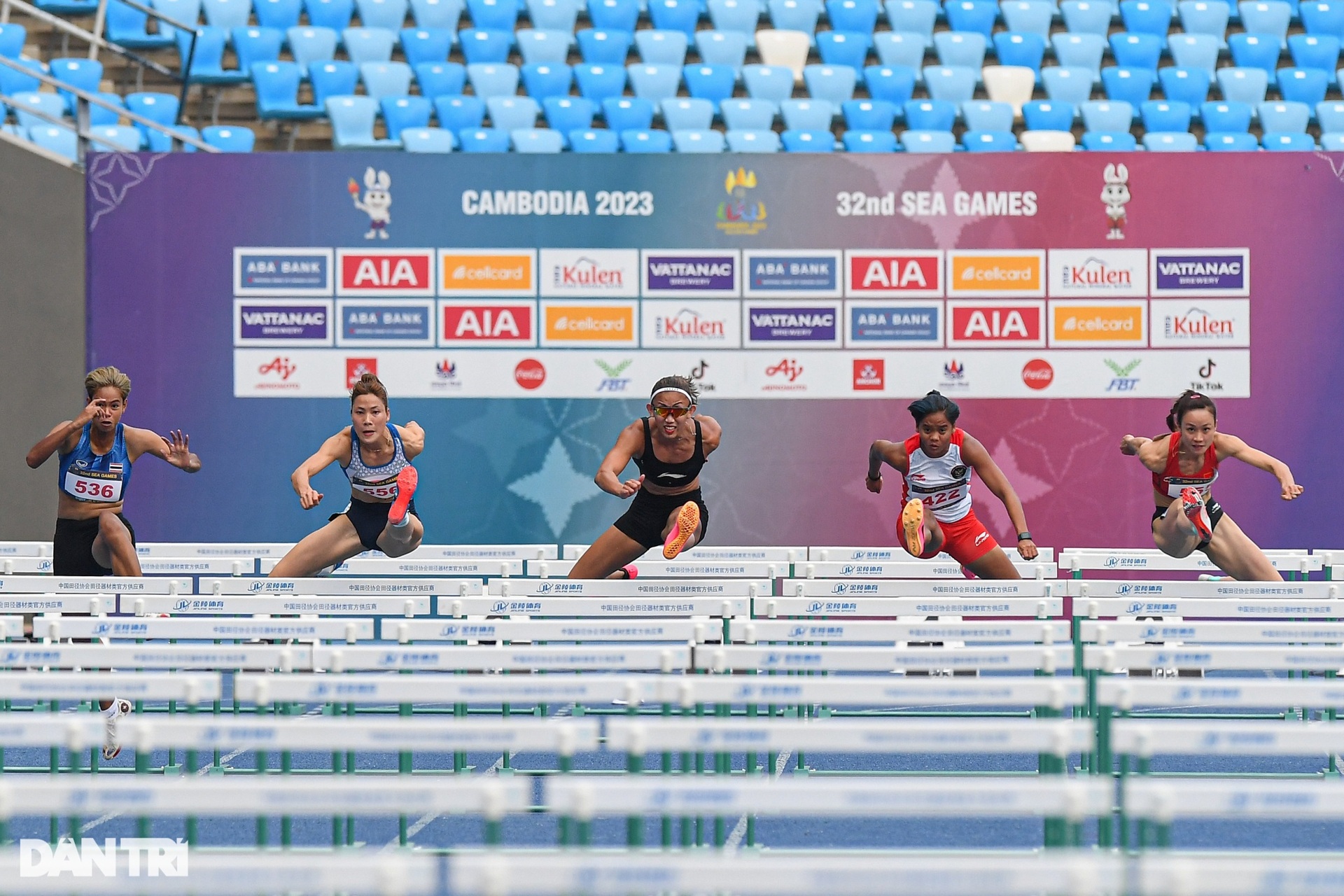 Khoảnh khắc hoa khôi điền kinh bật khóc trong lần đầu giành HCV SEA Games - 1 Khoảnh khắc hoa khôi điền kinh bật khóc trong lần đầu giành HCV SEA Games - 1