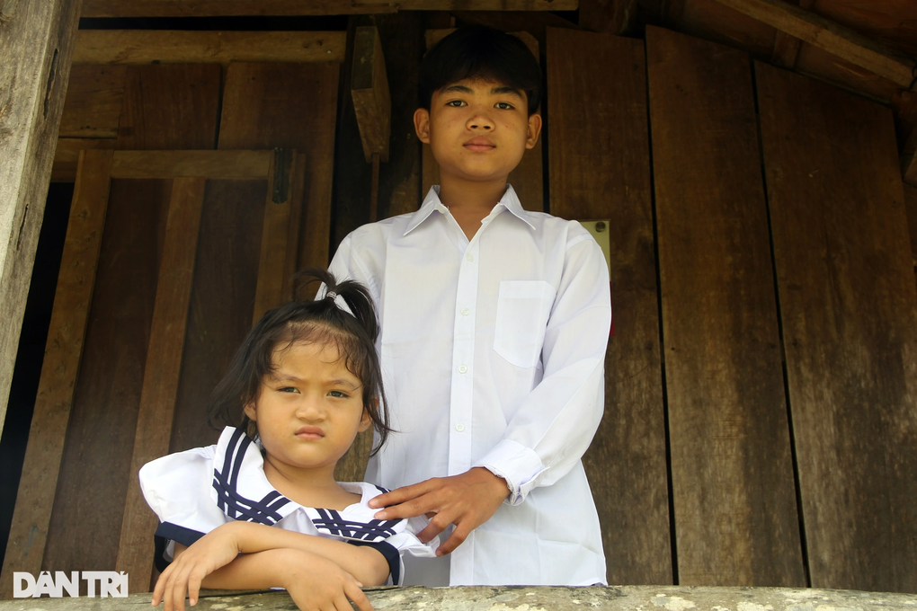 Mong ước được đến trường của 2 đứa trẻ mồ côi cha thành hiện thực - 3 Mong ước được đến trường của 2 đứa trẻ mồ côi cha thành hiện thực - 3