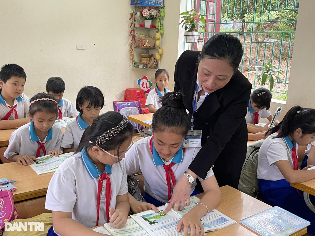 Cô luôn đổi mới phương pháp giảng dạy và kiến thức chuyên môn.jpg