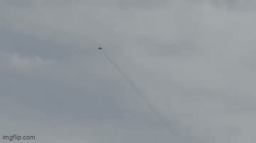 Phi công MiG-29 Ukraine cơ động điêu luyện khiến phòng không Nga bó tay - 2