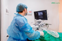 Loại bỏ khối u hiếm gặp cho nữ bệnh nhân 17 tuổi không cần mổ