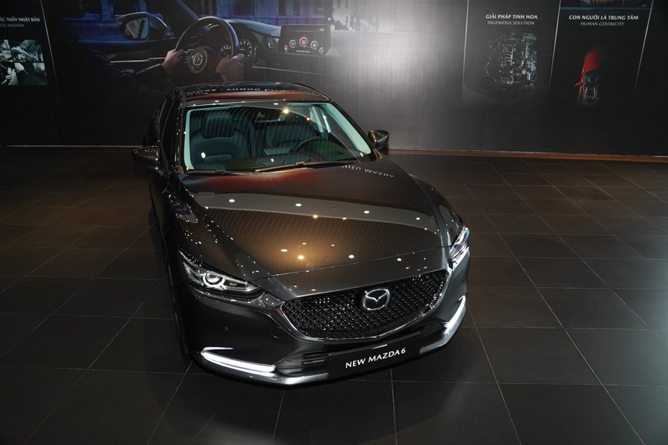 Mazda6 2020 chốt giá từ 889 triệu đồng, lấy rẻ để cạnh tranh Toyota Camry - 2 Mazda6 2020 chốt giá từ 889 triệu đồng, lấy rẻ để cạnh tranh Toyota Camry - 2