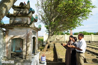 Nghĩa trang 140 ngôi mộ và tấm lòng của những người xa lạ
