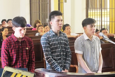 Đánh chết người chỉ vì va quẹt xe