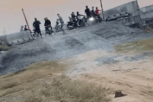 Nhóm đua xe ném đá vào CSGT ở Sài Gòn