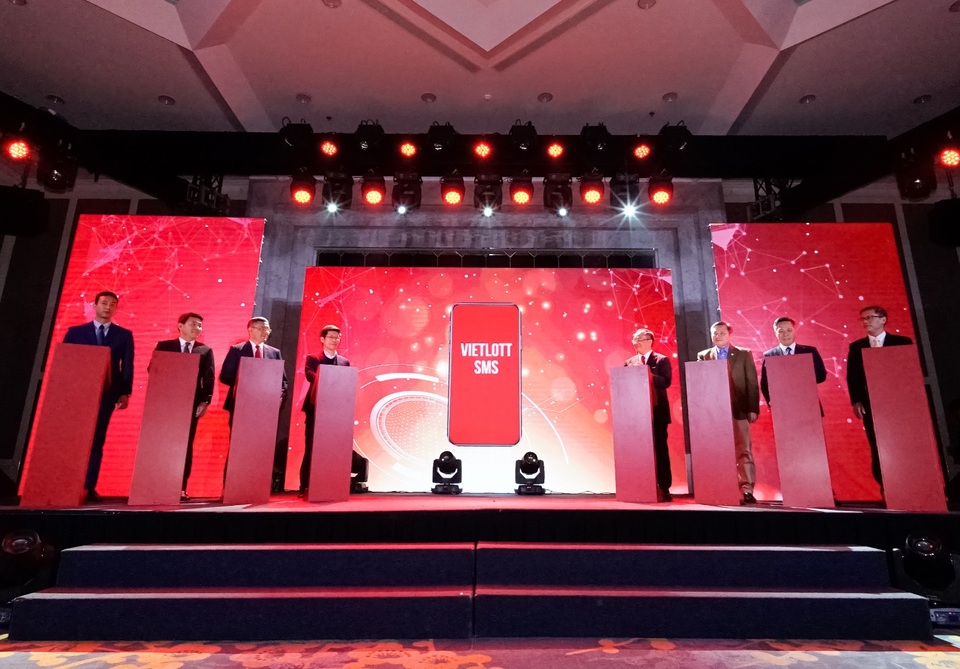 Thấy gì từ kênh phân phối xổ số qua điện thoại của Vietlott? - 1