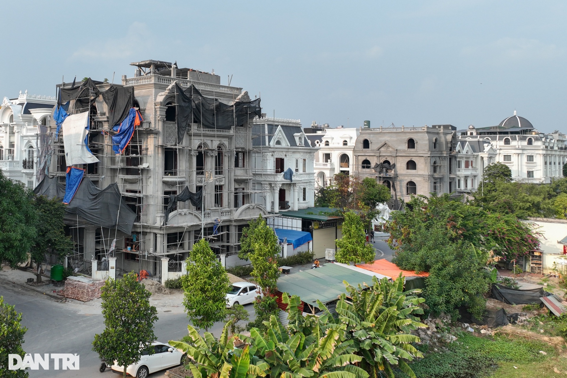 Chiêm ngưỡng những biệt thự, lâu đài ở ngôi làng giàu có bậc nhất miền Bắc - 6 Chiêm ngưỡng những biệt thự, lâu đài ở ngôi làng giàu có bậc nhất miền Bắc - 6