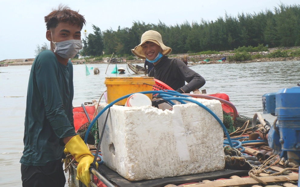 Kiếm tiền triệu mỗi ngày nhờ nghề cào lộc biển - 2 Kiếm tiền triệu mỗi ngày nhờ nghề cào lộc biển - 2