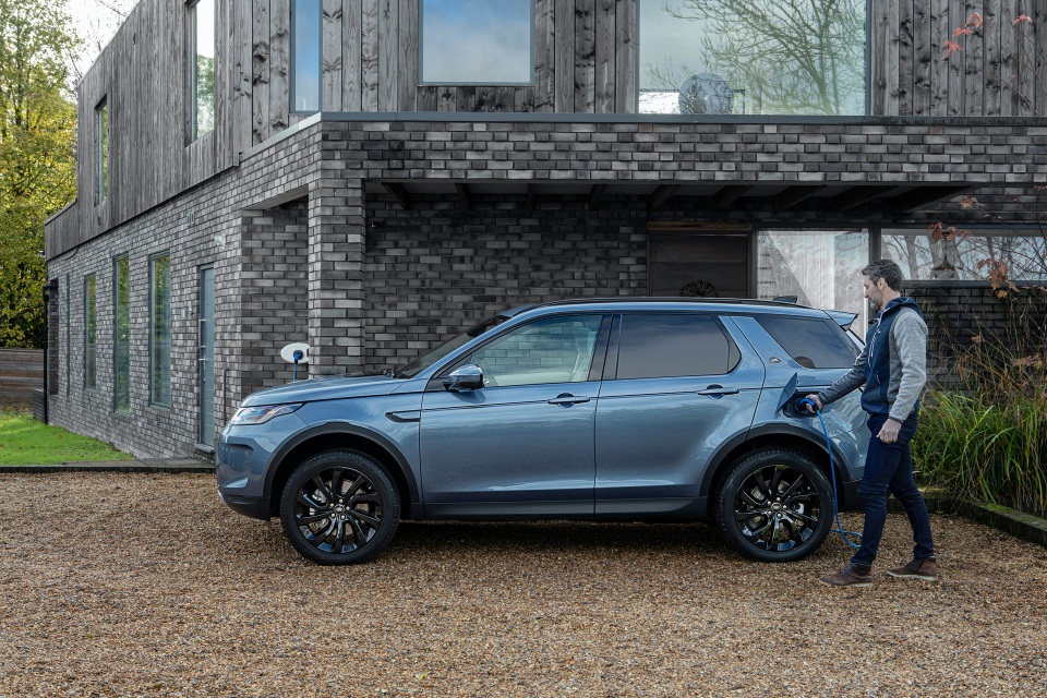 Thêm phiên bản plug-in hybrid cho Evoque và Discovery - 13 Thêm phiên bản plug-in hybrid cho Evoque và Discovery - 13