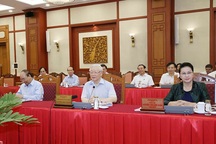 Bộ Chính trị xem xét phương án nhân sự Đại hội của Hà Nội và 19 Đảng bộ