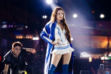 Chi Pu khoe dáng nóng bỏng, đọ sắc cùng Mie tại đại nhạc hội ở TPHCM