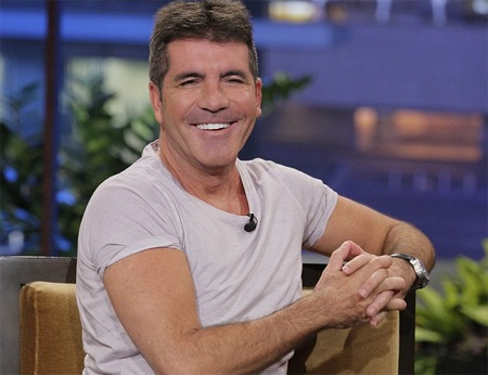 Simon Cowell phủ nhận tin bạn gái là kẻ đào mỏ