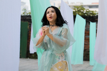 Diva Thanh Lam và nhạc sĩ Huy Điền ra mắt 2 MV về đấng sinh thành