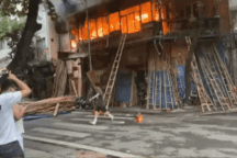 Hà Nội: Cháy quán cà phê trên phố Hàng Vải