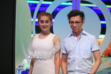 Lâm Chi Khanh khoe vẻ nữ tính