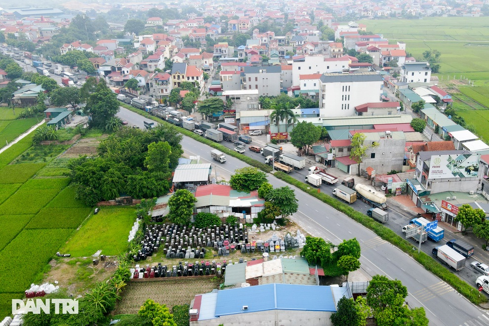 Ùn ứ kéo dài tại chốt kiểm dịch giáp ranh giữa Hà Nội và tỉnh Vĩnh Phúc - 1 Ùn ứ kéo dài tại chốt kiểm dịch giáp ranh giữa Hà Nội và tỉnh Vĩnh Phúc - 1