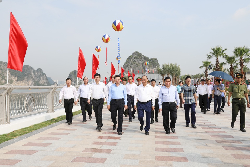 Thủ tướng Nguyễn Xuân Phúc cắt băng khánh thành 2 công trình trọng điểm - 3 Thủ tướng Nguyễn Xuân Phúc cắt băng khánh thành 2 công trình trọng điểm - 3