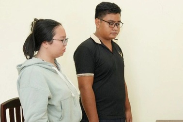 Hai người livestream bán "bùa yêu" trên mạng bị khởi tố