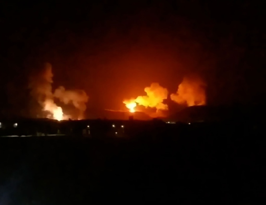 Mỹ, Anh khai hỏa tên lửa tấn công Houthi ở Yemen - 2 Mỹ, Anh khai hỏa tên lửa tấn công Houthi ở Yemen - 2
