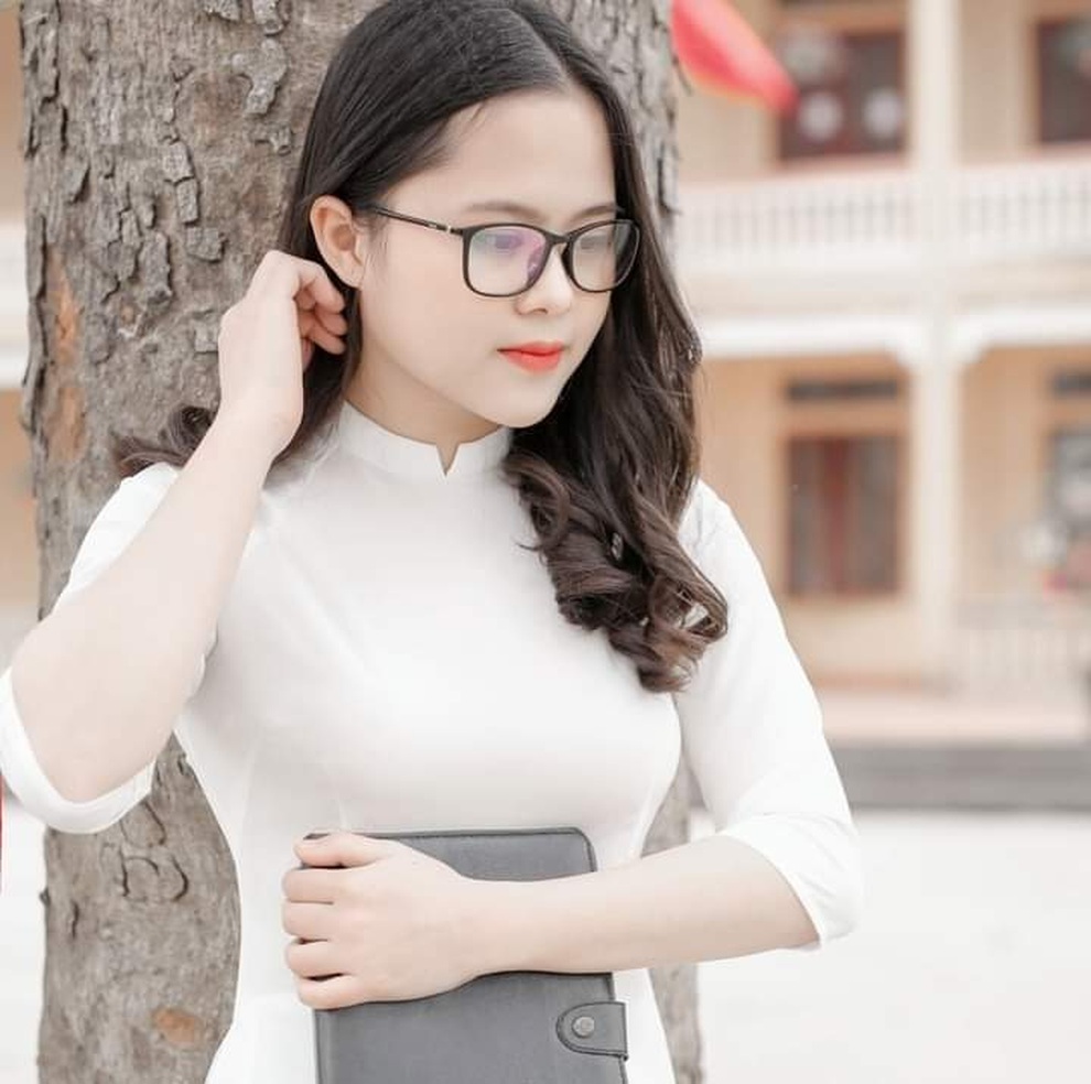 Lộ diện 2 nữ thủ khoa sư phạm Văn xinh đẹp đạt 31,25 điểm đầu vào - 2 Lộ diện 2 nữ thủ khoa sư phạm Văn xinh đẹp đạt 31,25 điểm đầu vào - 2