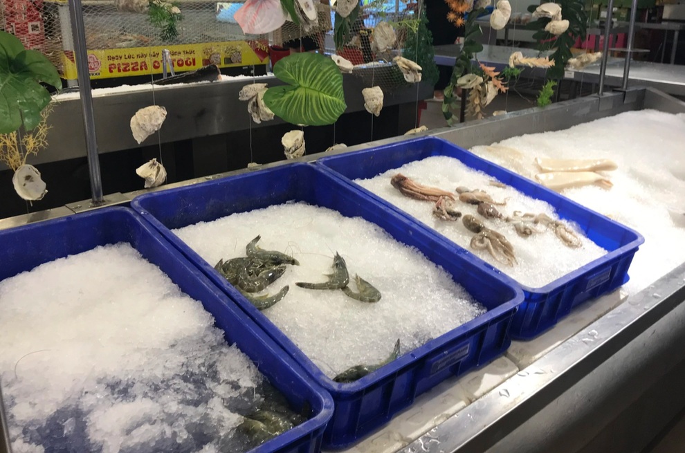 Chưa tới 21h, quầy rau, thịt tại một số siêu thị Hà Nội đã hết hàng - 10 Chưa tới 21h, quầy rau, thịt tại một số siêu thị Hà Nội đã hết hàng - 10