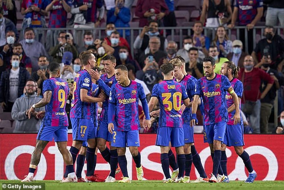 Barcelona nhọc nhằn giành 3 điểm, Bayern Munich hủy diệt Benfica - 7 Barcelona nhọc nhằn giành 3 điểm, Bayern Munich hủy diệt Benfica - 7
