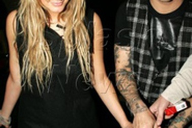 Ashlee Simpson lại hết cô đơn