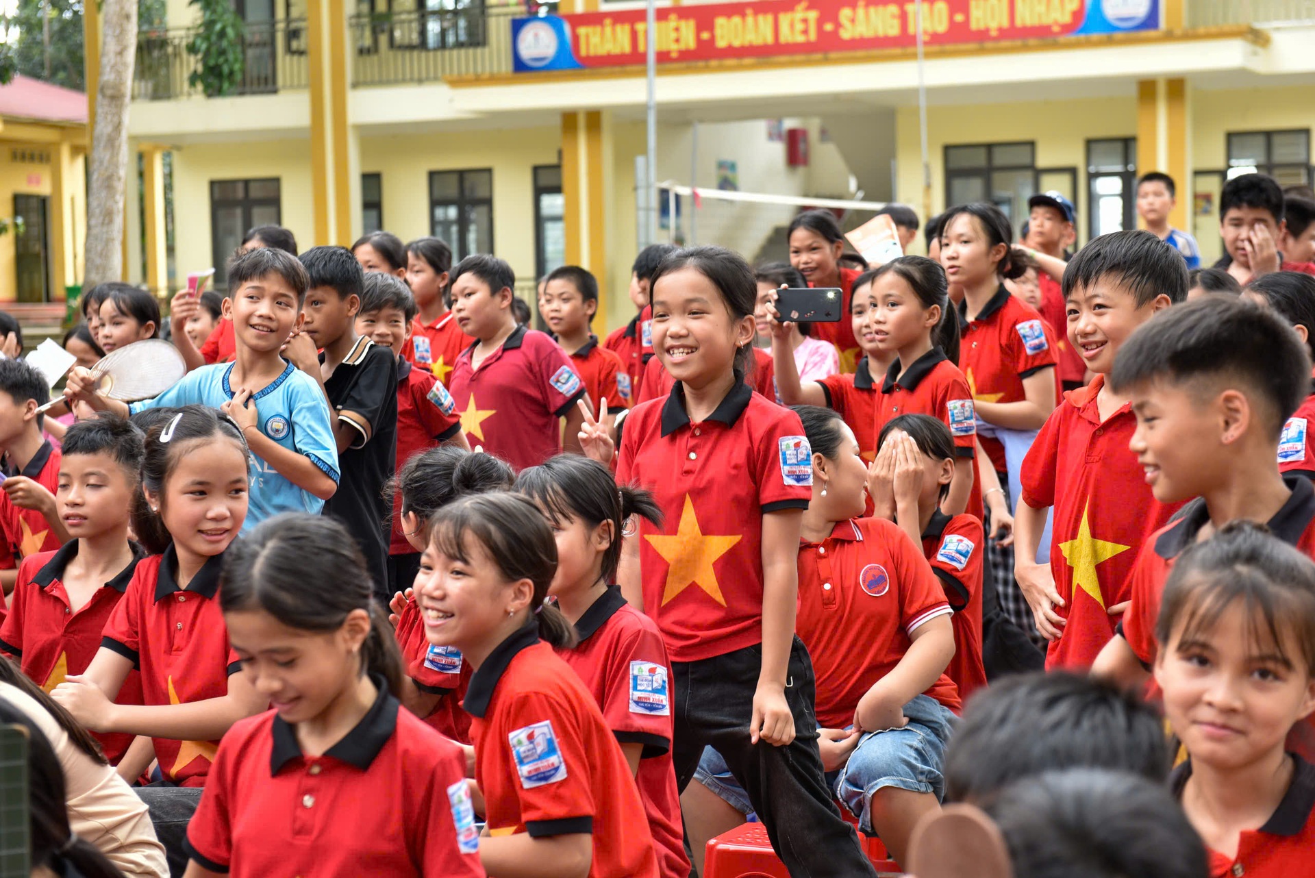 Tư vấn sơ cứu - phòng chống đuối nước cho 400 học sinh tỉnh Yên Bái - 6 Tư vấn sơ cứu - phòng chống đuối nước cho 400 học sinh tỉnh Yên Bái - 6
