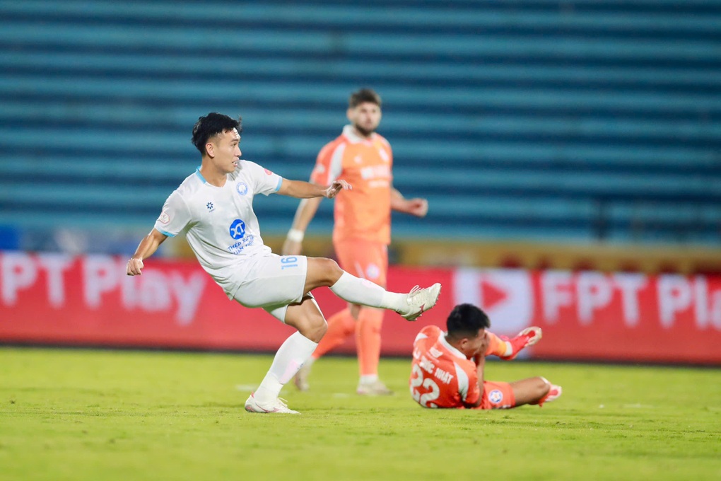 Utländska spelare glänser i sista minuten, Nam Dinh Club delar poäng med SHB Da Nang - 3 Ngoại binh toả sáng phút cuối, CLB Nam Định chia điểm với SHB Đà Nẵng - 3