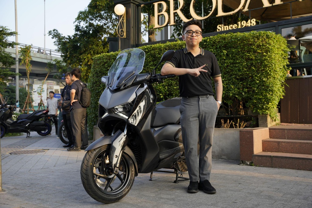Xe tay ga đường dài Yamaha XMAX 300: Lựa chọn cho người sống xa trung tâm - 4 Xe tay ga đường dài Yamaha XMAX 300: Lựa chọn cho người sống xa trung tâm - 4