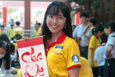 Nữ Chủ tịch Hội Sinh viên tài năng, có nụ cười tỏa nắng