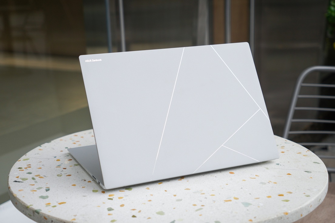 Đánh giá Asus Zenbook S16: Đối thủ của MacBook Air M4 15 inch