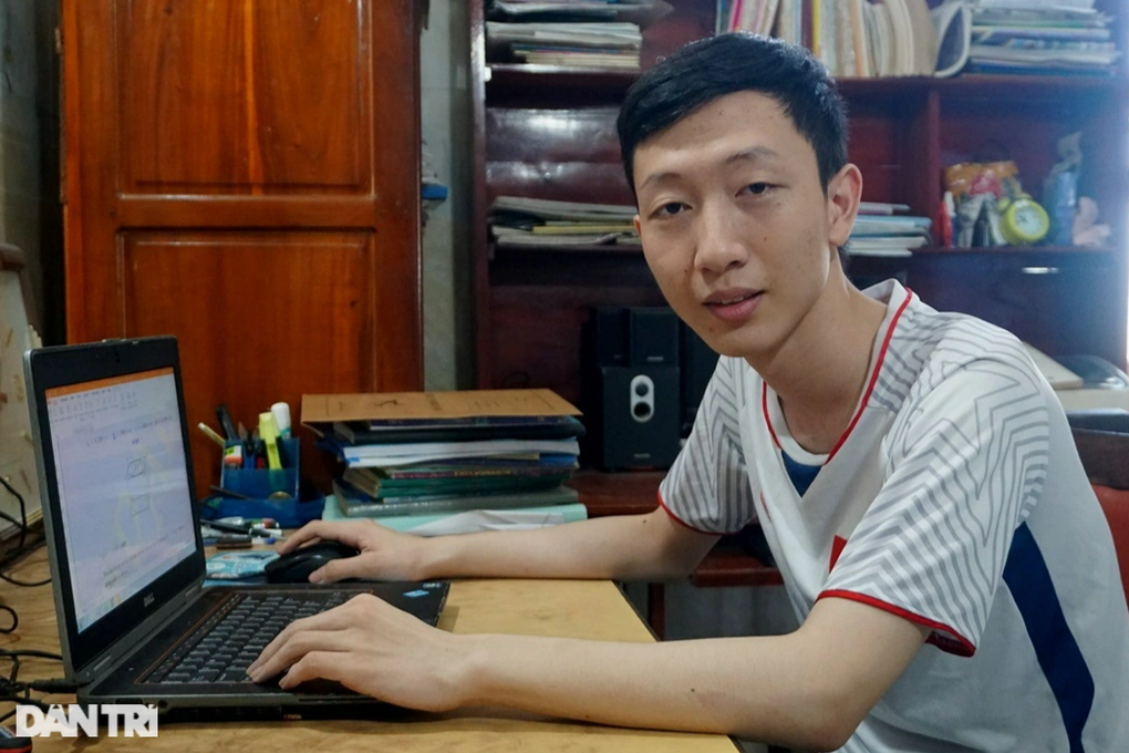 Thủ khoa khối A xứ Thanh đã được kết nạp Đảng - 2 Thủ khoa khối A xứ Thanh đã được kết nạp Đảng - 2