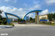 Từ vụ Đại học Quảng Bình nợ lương: Nên tập trung cho trường nghề!