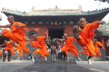 Phương trượng Thiếu Lâm Tự bị tố có con riêng, bán thuốc giả